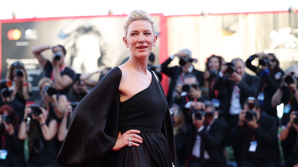 VENICE, ITALY - SEPTEMBER 10: Cate Blanchett attends the closing ceremony red carpet at the 79th Venice International Film Festival on September 10, 2022 in Venice, Italy. (Photo by Vittorio Zunino Celotto/Getty Images)