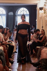 Mirror Palais RTW Spring  2024