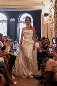 Mirror Palais RTW Spring  2024