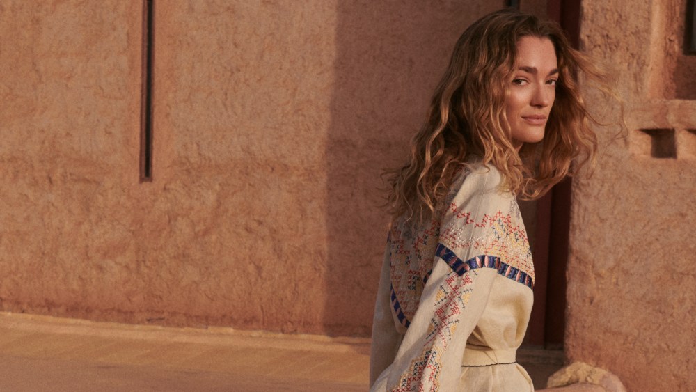 A preview look from the Max&Co. &Co.llaboration collection by Sofía Sanchez de Betak.