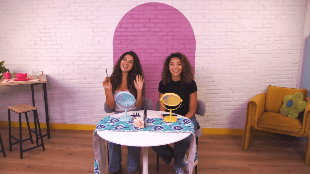 Renee Monaco and Liz Crawley from Trust Fund Beauty demonstrate Lipgasm Lip Liner on Sune