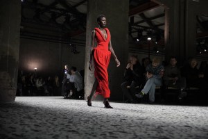 Model on the runway at Bottega Veneta Fall 2023 Ready To Wear Fashion Show on February 25, 2023 in Milan Italy.