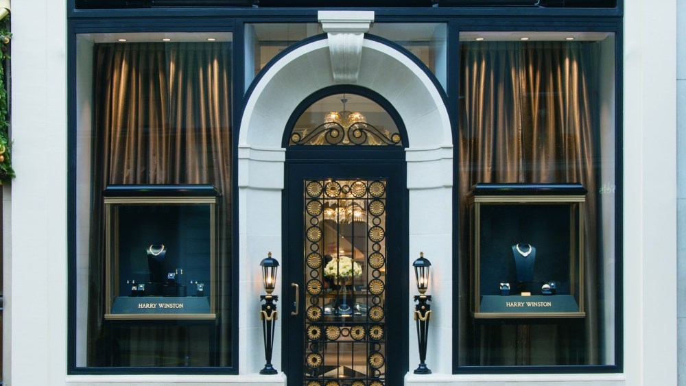 Swatch Group has purchased the Harry Winston building on New Bond Street in London in a deal worth 90 million Swiss francs.
