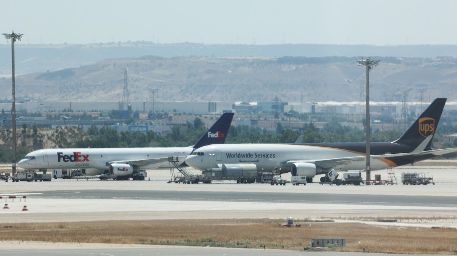 FedEx reinstated inbound and outbound routes to and from Israel a day after operations were halted, while UPS flights remain suspended.