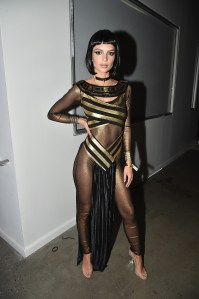 Emily Ratajkowski, EmRata, Cleopatra, Halloween Party, Celebrity Halloween Costumes, Halloween Costumes Inspiration, Halloween Costumes Ideas,