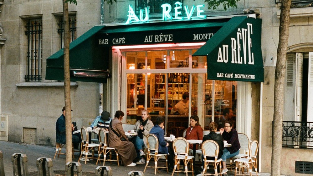 The Au Rêve café in Montmartre
