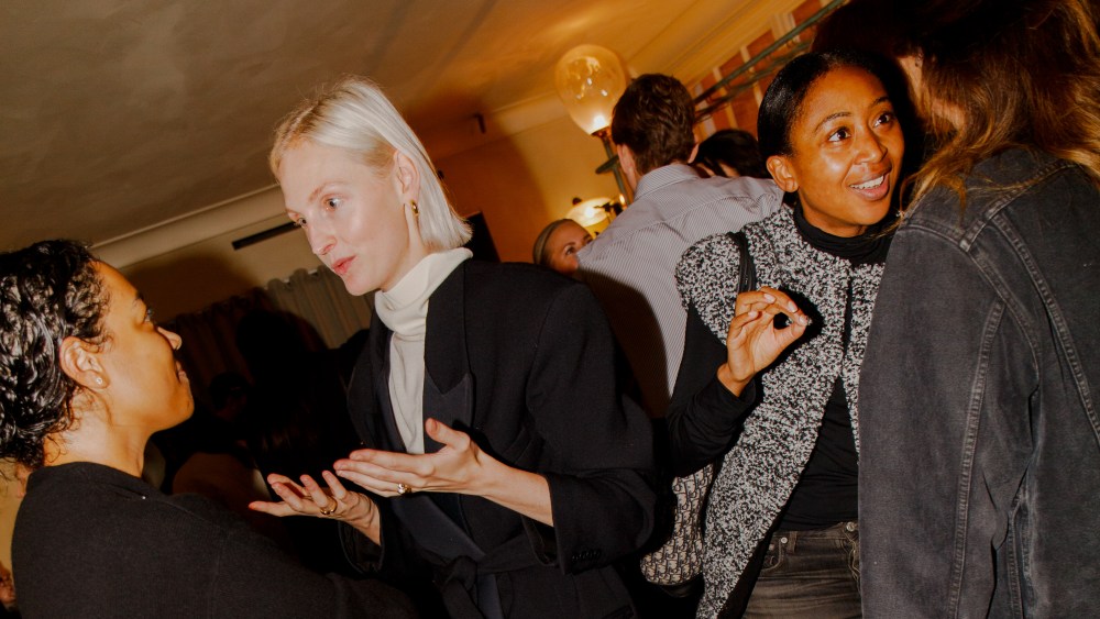 In the middle, Bonnie Langedijk, founder of Hurs