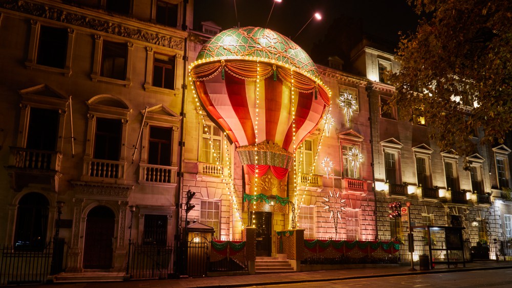Annabel's air balloon-themed facade for the holiday season.
