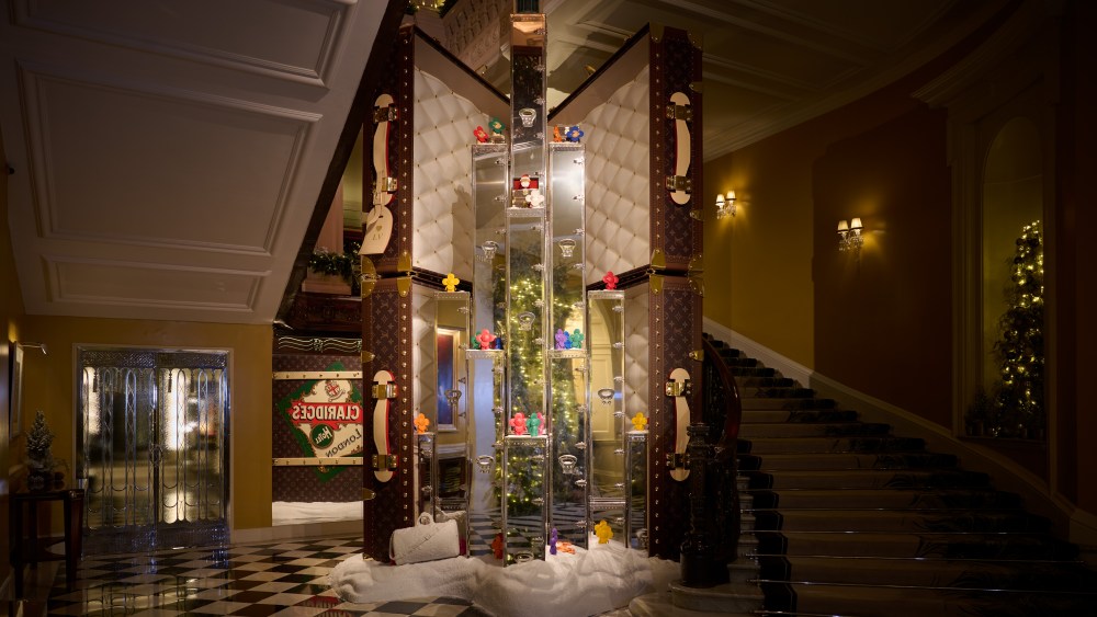 The 2023 Claridge's Christmas tree designed by Louis Vuitton.