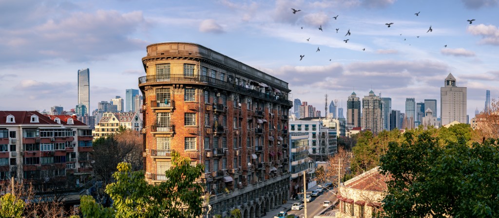 Walking Along Shanghai’s Art Deco Lanes: A Guide for Flâneurs