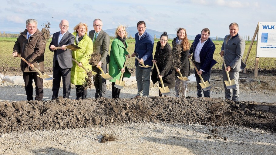 The Nov. 9 groundbreaking for Lenzing's new wind farm partnership. Board member Christian Skillen is at the far right.
