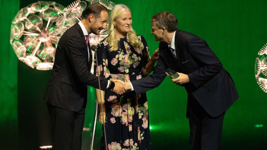 Crown Prince Haakon and Crown Princess Mette-Marit award the Nordic Council Environment Prize to Martin Stenfors, Renewcell's head of strategy and sustainability on Oct. 31, 2023.