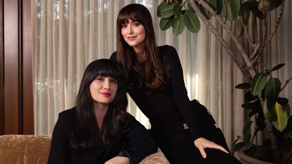 Éva Goicochea and Dakota Johnson