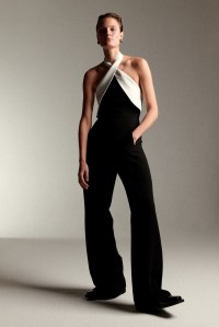 Roland Mouret Pre-Fall 2024Roland Mouret Pre-Fall 2024