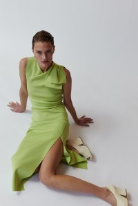 Roland Mouret Pre-Fall 2024Roland Mouret Pre-Fall 2024
