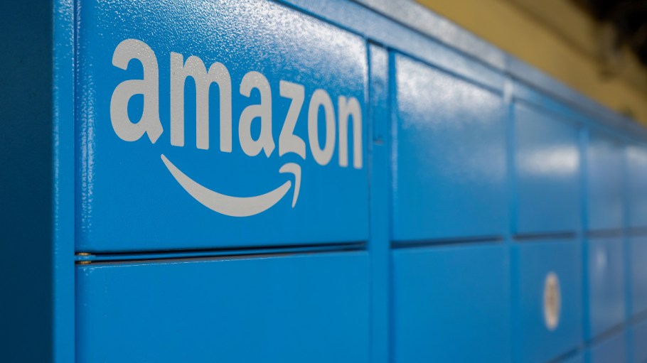 Amazon is making moves to court Chinese sellers.