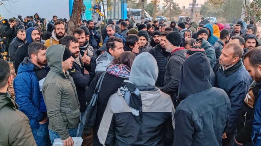 Özak Teksti protestors