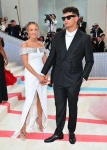 Footbal quarterback for the Kansas City Chiefs Patrick Mahomes and his wife Brittany arrive for the 2023 Met Gala at the Metropolitan Museum of Art on May 1, 2023, in New York. - The Gala raises money for the Metropolitan Museum of Art's Costume Institute. The Gala's 2023 theme is "Karl Lagerfeld: A Line of Beauty." (Photo by ANGELA WEISS / AFP) (Photo by ANGELA WEISS/AFP via Getty Images)