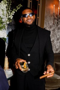 Usher at Usher's Rendez-vous à Paris Dinner + After Party at Hôtel Plaza Athénée on September 29, 2023 in Paris, France.