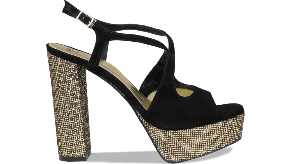 The Elizabeth Stewart x Sole Bliss Royalty shoe.