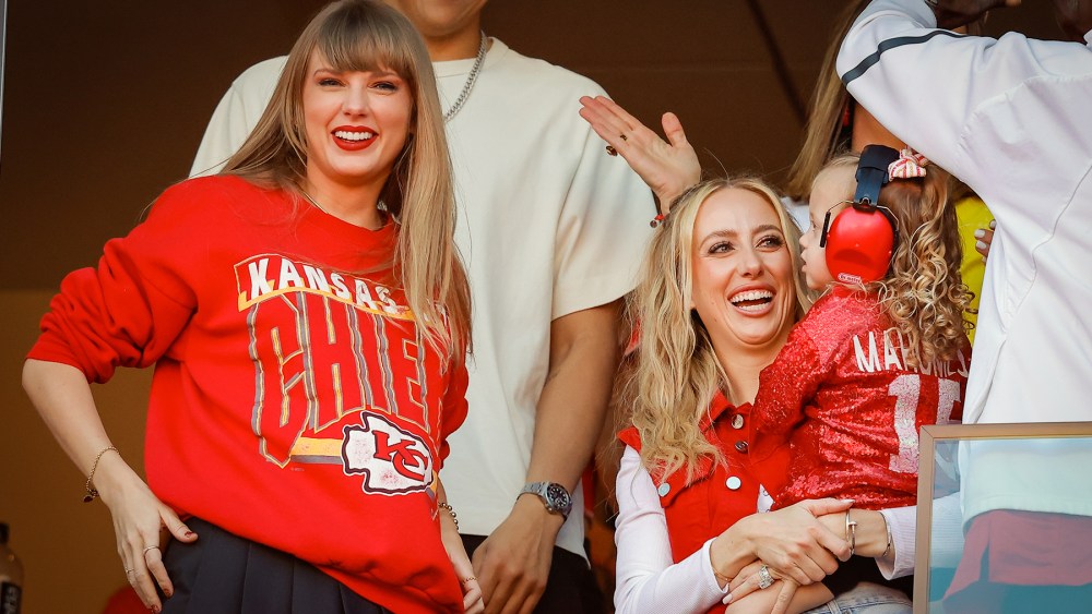 Taylor Swift kansas city chiefs outfits and Brittany Mahomes during a game between the Los Angeles Chargers and Kansas City Chiefs on Oct. 22 in Kansas City, Missouri.