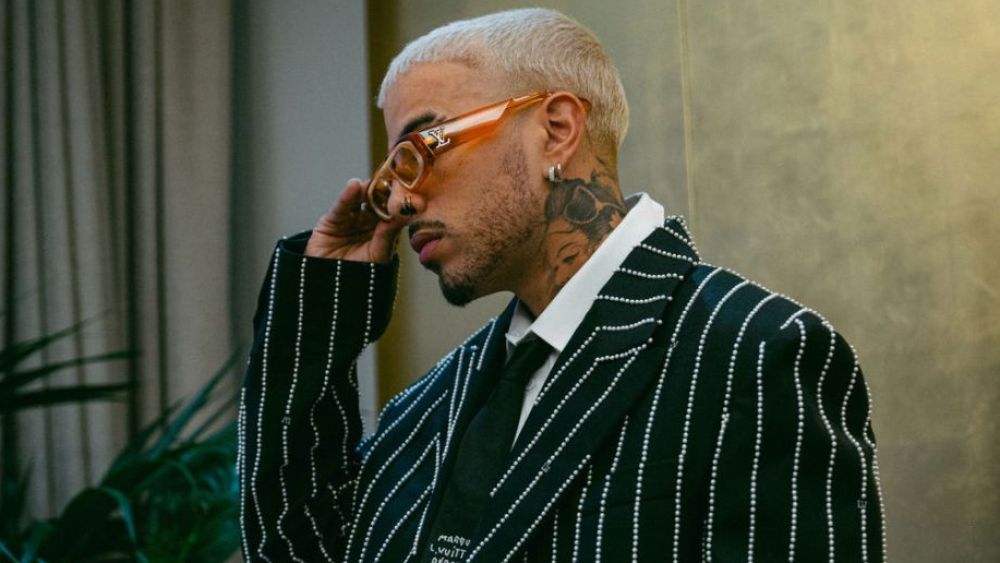 Rauw Alejandro attends Louis Vuitton in Paris