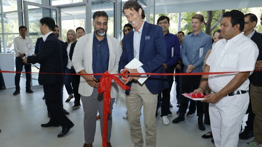 Left: Arvind vice chairman and executive director Punit Lalbhai. Right: Gap president and CEO Richard Dickson.