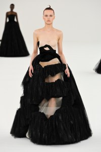 Viktor & Rolf Couture Spring 2024