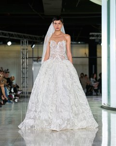 Naeem Khan Fall 2024 Ready-to-Wear Collection at New York Fashion Week