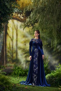 Tadashi Shoji fall 2024 ready-to-wear collection at New York Fashion Week.