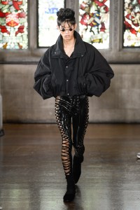 Edward Crutchley Fall 2024 ready-to-wear runway, fashion show & collection photos. Designed by Edward Crutchley at London Fashion