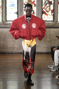 Edward Crutchley Fall 2024 ready-to-wear runway, fashion show & collection photos. Designed by Edward Crutchley at London Fashion