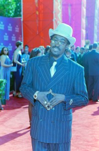 Jamaican rapper Anthony "Beenie Man Davis arrives on the red carpet for the 41st Grammy Music Awards ceremony at the Shrine Auditorium, Los Angeles on February 25, 1999.