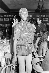 Bethann Hardison (C) attends a BBQ-themed party at Gallagher's in New York City on May 12, 1975.