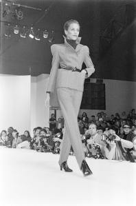 Alva Chinn walks in the Thierry Mugler Fall 1979 Ready-to-Wear Collection