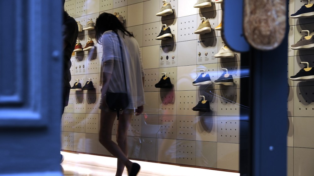 NEW YORK, NEW YORK - AUGUST 31: People shop at Allbirds store, a maker of sustainable shoes, in lower Manhattan on August 31, 2021 in New York City. The shoe company has announced that it is preparing an initial public offering (IPO). The company has lost money and expects it will continue to be unprofitable for the foreseeable future.  (Photo by Spencer Platt/Getty Images)