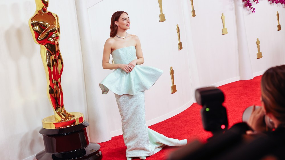 Emma Stone, oscars 2024 red carpet