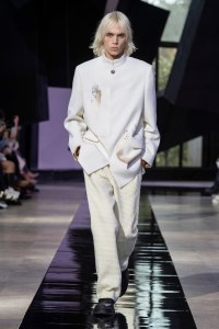 Shiatzy Chen Fall 2024 Ready-to-Wear Collection at New York Fashion Week
