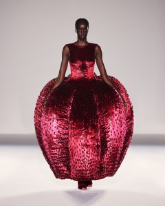 Chen Peng Fall 2024 Ready-to-Wear Collection at Paris Fashion Week