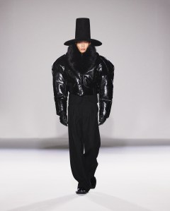 Chen Peng Fall 2024 Ready-to-Wear Collection at Paris Fashion Week