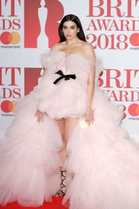 LONDON, ENGLAND - FEBRUARY 21:  *** EDITORIAL USE ONLY IN RELATION TO THE BRIT AWARDS 2018***  Singer Dua Lipa attends The BRIT Awards 2018 held at The O2 Arena on February 21, 2018 in London, England.  (Photo by John Phillips/Getty Images)