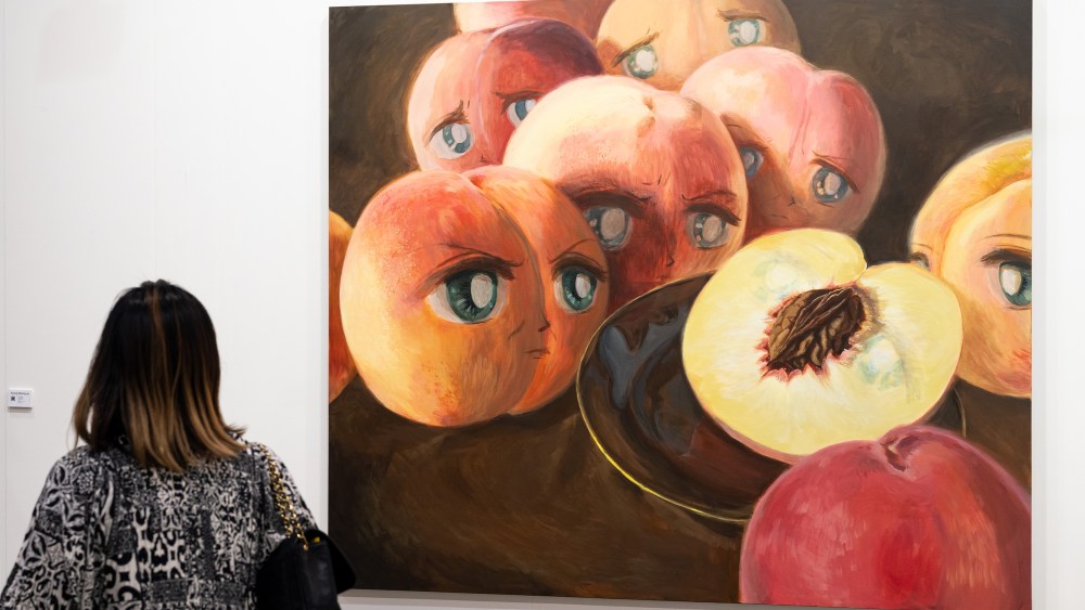 A peach-themed painting by Hong Kong-based artist Liu Yin, represented by gallery Kiang Malingue