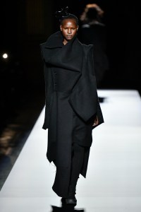 Yohji Yamamoto Fall 2024 Ready-to-Wear Collection at Paris Fashion Week