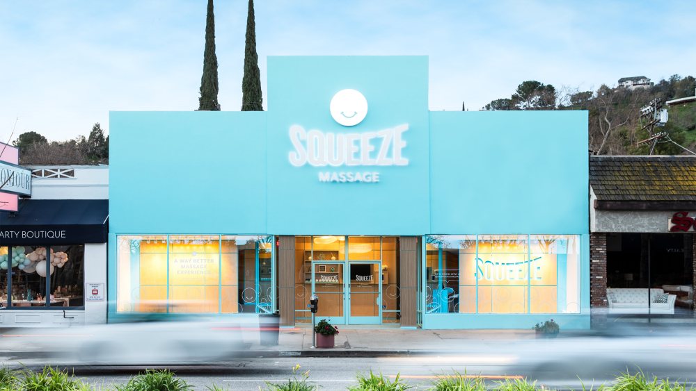 Squeeze storefront.