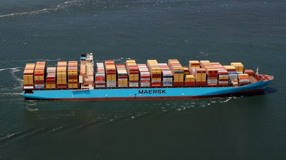 With the temporary land bridge in place, Maersk created two separate “loops” on each side of the canal—one in the Atlantic Ocean and another in the Pacific Ocean—for container vessels.