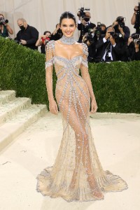 NEW YORK, NEW YORK - SEPTEMBER 13: Kendall Jenner attends The 2021 Met Gala Celebrating In America: A Lexicon Of Fashion at Metropolitan Museum of Art on September 13, 2021 in New York City. (Photo by Mike Coppola/Getty Images)