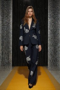 Cinq à Sept Resort 2025 Ready-to-Wear Collection