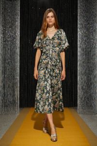 Cinq à Sept Resort 2025 Ready-to-Wear Collection