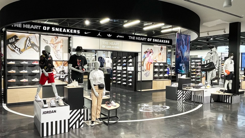 Foot Locker, store, store of the future, sneaker store, sneakers