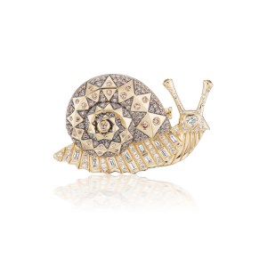 Harwell Godfrey Snail Brooch 18-karat yellow gold with champagne diamond and white diamonds.
